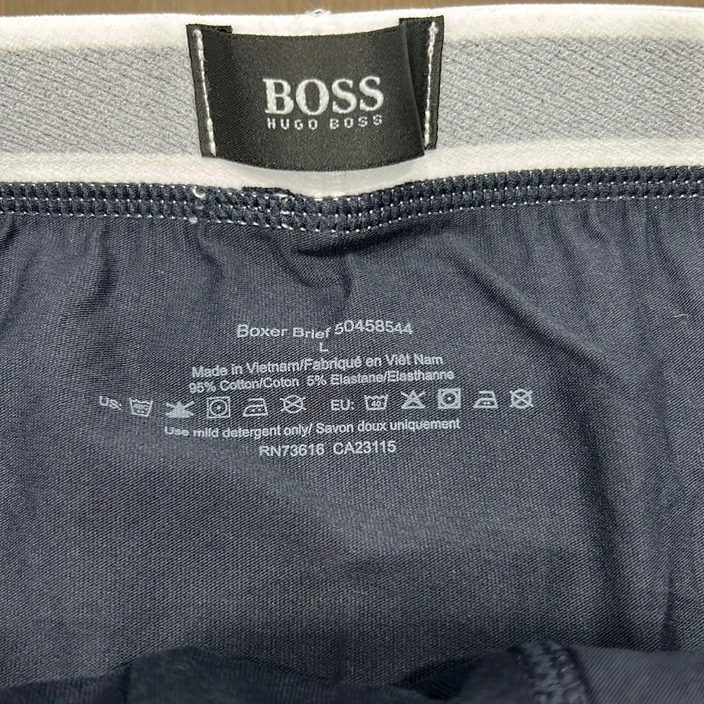 HUGO BOSS NWOT MENS BOXERS